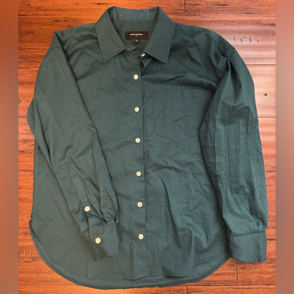 Banana Republic Solid Green Button-Up Shirt – Size S